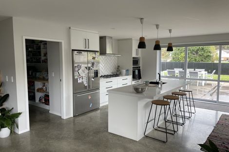 Photo of property in 9 Passchendaele Grove, Trentham, Upper Hutt, 5018