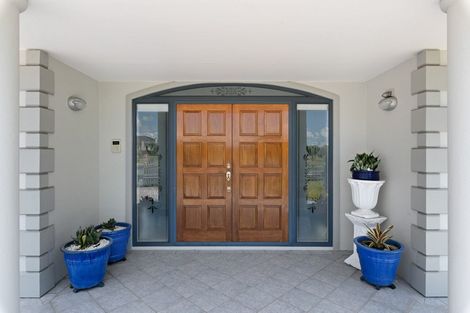 Photo of property in 16 Waimanu Bay Drive, Te Atatu Peninsula, Auckland, 0610
