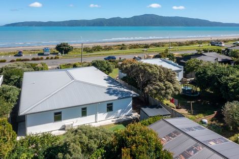 Photo of property in 68 Marine Parade, Paraparaumu Beach, Paraparaumu, 5032