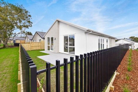 Photo of property in 1 Hauhake Lane, Omokoroa, 3114