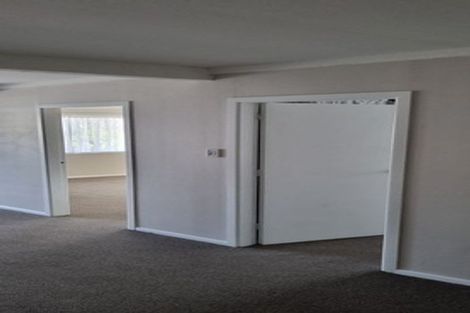 Photo of property in 15f1 Bloomsbury Grove, Newlands, Wellington, 6037
