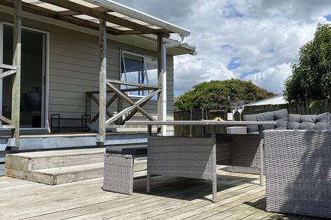 Photo of property in 12 Duncan Avenue, Te Atatu South, Auckland, 0610