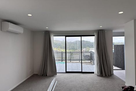Photo of property in 31 Oakum Road, Whitby, Porirua, 5024