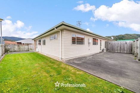 Photo of property in 26 Woodland Mews, Wainuiomata, Lower Hutt, 5014