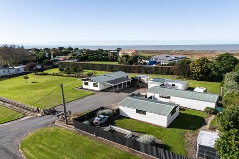 Photo of property in 19 Waipureku Street, Clive, 4102