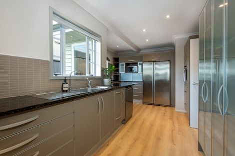 Photo of property in 147 Churchill Road, Rothesay Bay, Auckland, 0630