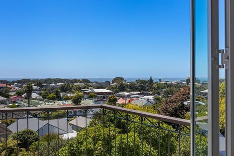 Photo of property in 154 Vivian Street, New Plymouth, 4310