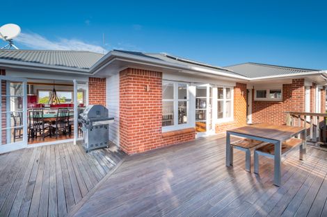 Photo of property in 325a Hobsonville Road, Hobsonville, Auckland, 0618