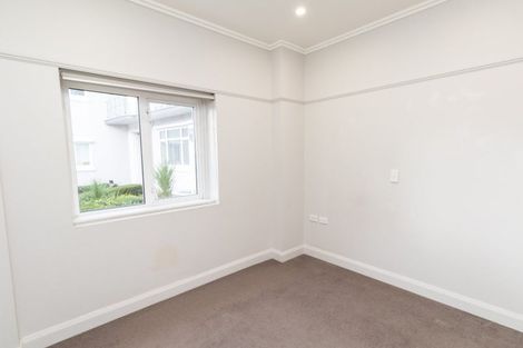 Photo of property in Fountain Court, 16/48u Oriental Parade, Oriental Bay, Wellington, 6011
