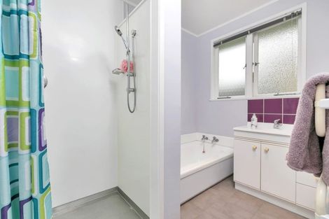Photo of property in 16 Coronation Road, Glenfield, Auckland, 0627