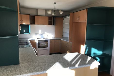 Photo of property in 16 Russell Avenue, Pukekohe, 2120