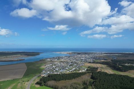 Photo of property in 1 Seabury Avenue, Foxton Beach, Foxton, 4815