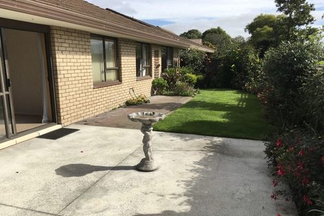 Photo of property in 18 Sheraton Place, Redwood, Christchurch, 8051