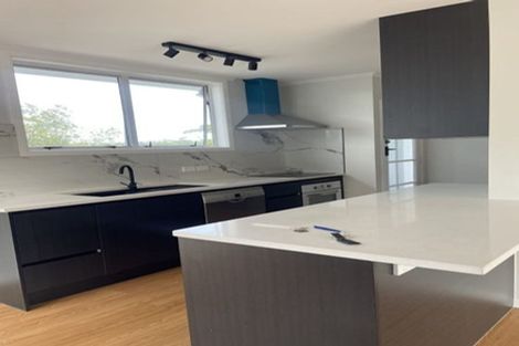 Photo of property in 22 Edgeworth Road, Glenfield, Auckland, 0629
