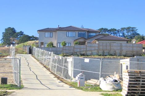 Photo of property in 66 Moyrus Crescent, East Tamaki Heights, Auckland, 2016