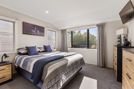 Photo of property in 22 Truby King Street, Merrilands, New Plymouth, 4312