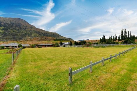Photo of property in 14 Herries Lane, Lake Hayes, Queenstown, 9304