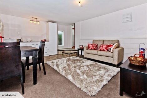 Photo of property in 16 Holiday Road, Stanmore Bay, Whangaparaoa, 0932