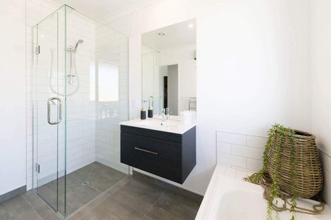 Photo of property in 24 Amos Way, Otatara, 9879