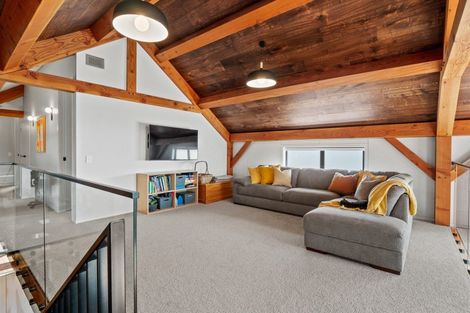 Photo of property in 10 Rushland Road, Jacks Point, 9371