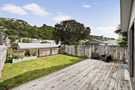 Photo of property in 208a Queens Drive, Lyall Bay, Wellington, 6022