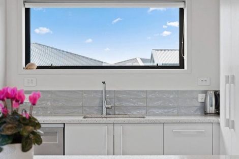 Photo of property in 35 Taioma Close, Papamoa, 3118