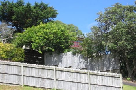 Photo of property in 2/12 Dianthus Place, Browns Bay, Auckland, 0630