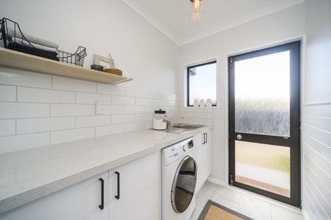 Photo of property in 79 Geraldine Crescent, Cloverlea, Palmerston North, 4412
