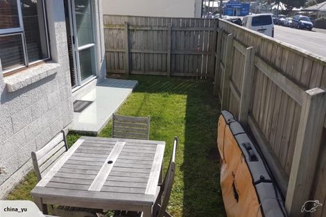 Photo of property in 102u1 Lyall Parade, Lyall Bay, Wellington, 6022