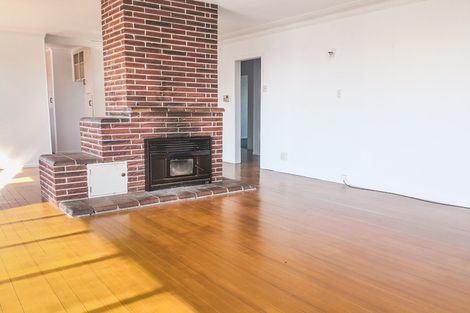 Photo of property in 76 Manuka Road, Glenfield, Auckland, 0629