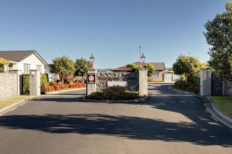 Photo of property in Waterview Estate, 2/4 Greystone Place, Omokoroa, 3114