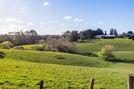 Photo of property in 468 Don Buck Road, Massey, Auckland, 0614