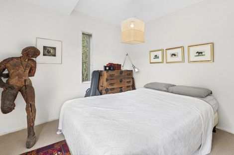 Photo of property in 36a Fortification Road, Karaka Bays, Wellington, 6022