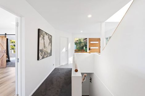 Photo of property in 16 Dudley Road, Lyttelton, 8082