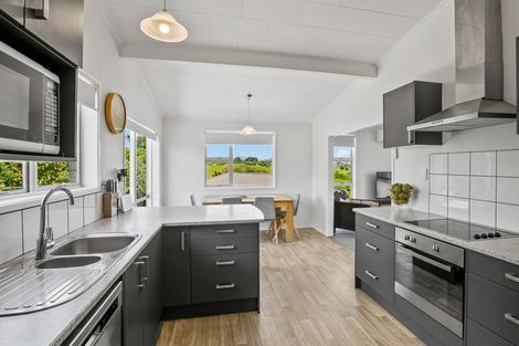 Photo of property in 57 Manu Crescent, Upper Vogeltown, New Plymouth, 4310