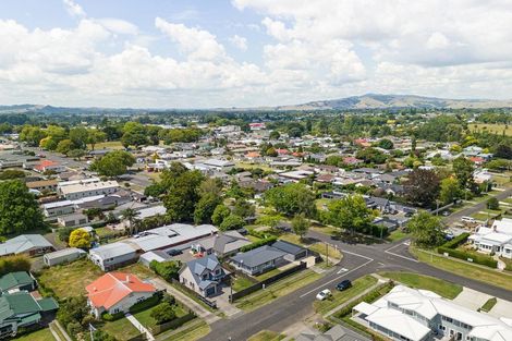 Photo of property in 30 Queen Street, Cambridge, 3434
