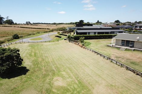 Photo of property in 12 Keven Road, Clarks Beach, Pukekohe, 2679