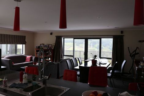 Photo of property in 10 Bickerton Rise, Churton Park, Wellington, 6037