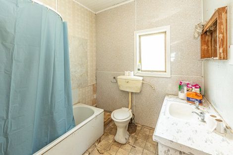 Photo of property in 25 Manuka Street, Castlecliff, Whanganui, 4501