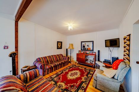 Photo of property in 50 Bibby Street, Waipawa, 4210