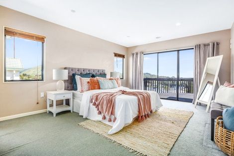 Photo of property in 54 Kakariki Grove, Waikanae, 5036