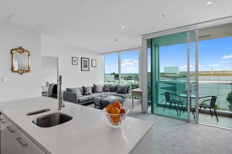Photo of property in Sentinel Apartments, 505/3 Northcroft Street, Takapuna, Auckland, 0622