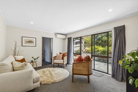 Photo of property in 11 Thatcher Crescent, Crofton Downs, Wellington, 6035