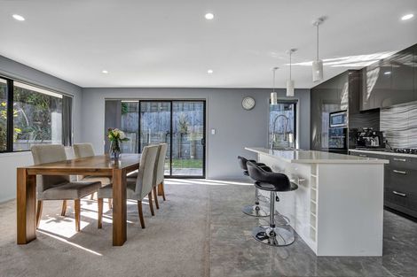 Photo of property in 2 Frederick Place, Whalers Gate, New Plymouth, 4310