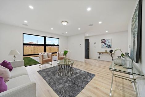 Photo of property in 11 Tawapou Close, Massey, 0614