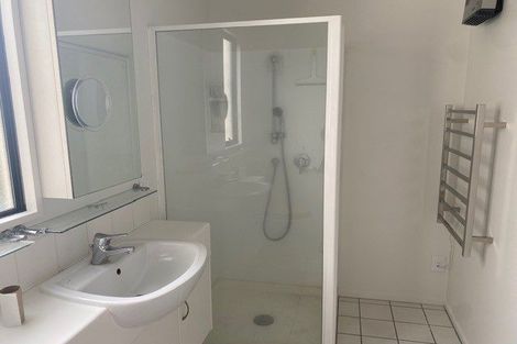 Photo of property in 32 Oakford Close, Riccarton, Christchurch, 8011