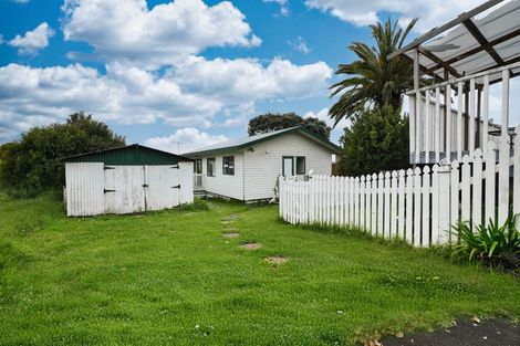 Photo of property in 3199 Great North Road, New Lynn, Auckland, 0600