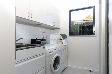 Photo of property in 2/37c Glenharrow Avenue, Avonhead, Christchurch, 8042