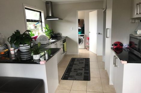 Photo of property in 47 Larnoch Road, Henderson, Auckland, 0610