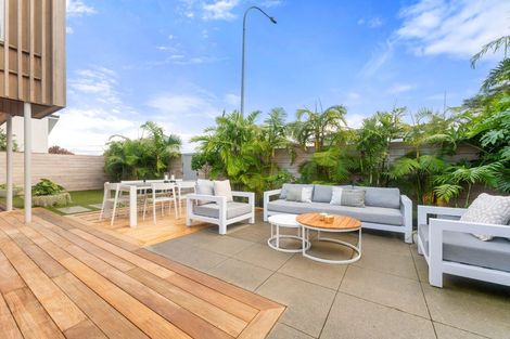 Photo of property in 26 Margaret Place, Milford, Auckland, 0620